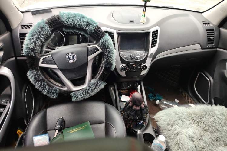 Used CHANGAN CS35 2016 1.6L Manual Luxury Model China V Standard Center Console