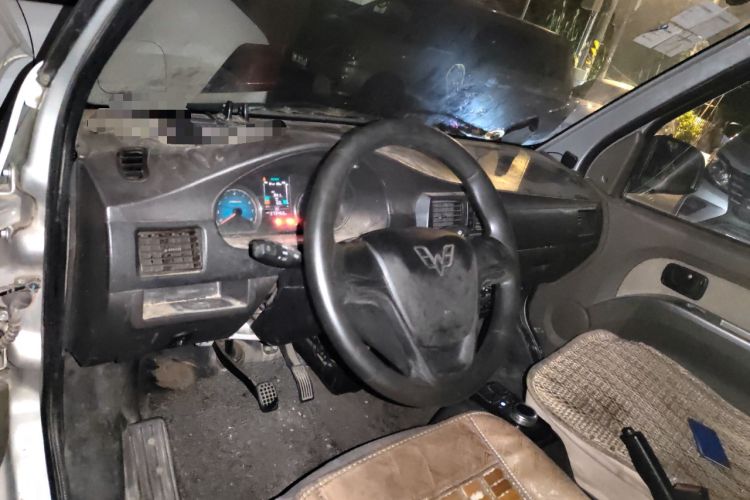 Used Wuling EV50 2020 All-Electric Van Logistics Vehicle with Ningde-Heated Battery
