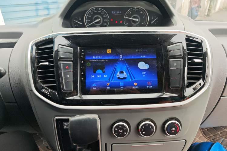 Used SAIC MAXUS Xintu V80 2019 2.5T Classic Model AMT Aoyuntong Facelifted Short Wheelbase Ultra-Low Roof 5/6-Seater