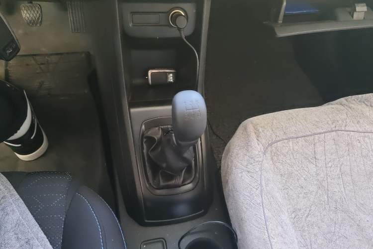 Used Baojun 310 2016 1.2L Manual Value Edition Gear Lever