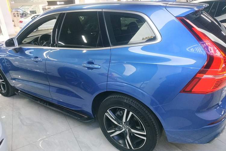 Used Volvo XC60 2019 T5 4x4 Smart & Dynamic Sport Edition China VI Standard