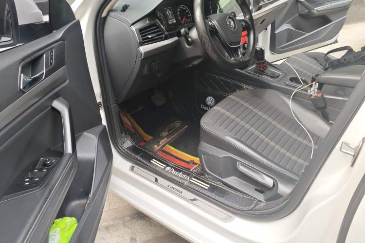 Used Volkswagen Lavida 2018 280TSI DSG Comfort Edition China V Standard Driver Seat