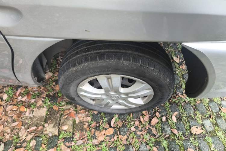 Used FORTHING Lingzhi 2014 V3 1.5L 7-Seater Standard Model II Right Front Wheel Hub