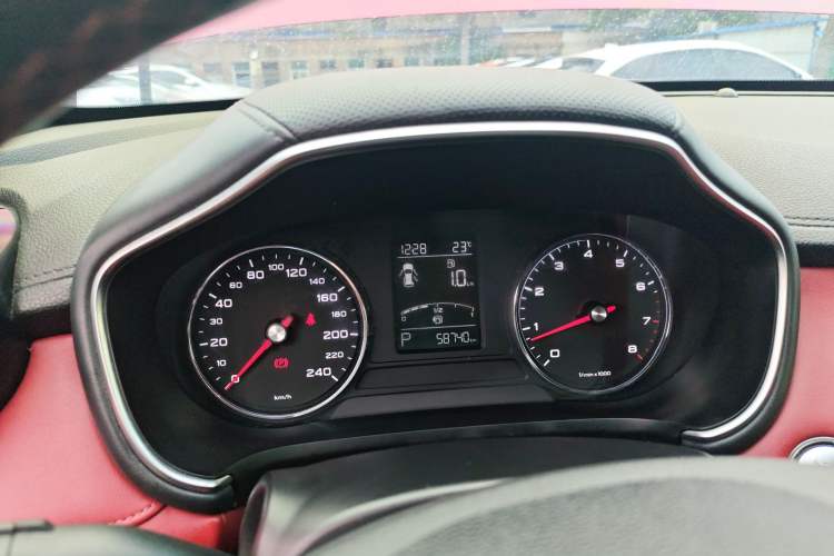 Used MG HS 2019 20T Automatic Two-Wheel Drive Trophy Super Sport Version China VI Standard Instrument Cluster