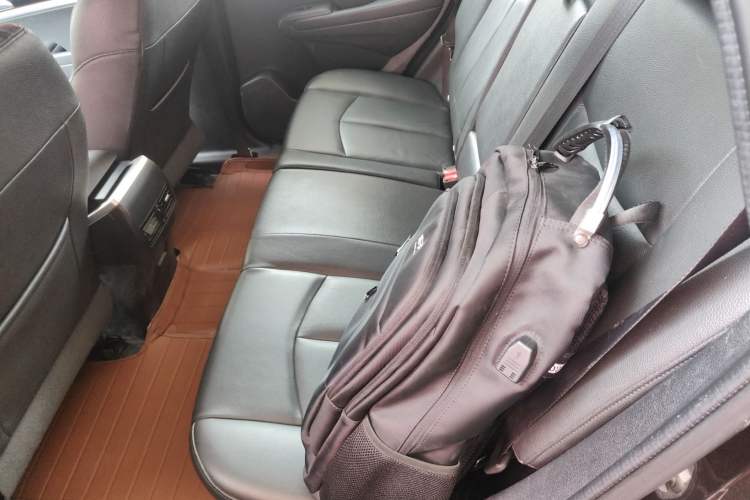 Used Dongfeng Aeolus AX7 2016 2.0L Automatic Zhiyi Trim