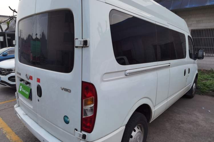 Used SAIC MAXUS Xintu V80 2021 2.0T Manual Classic Aoyuntong 127 PS Mid-axle Mid-roof 6/7/8/9-Seater
