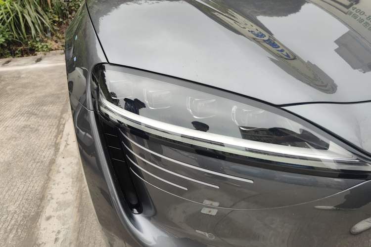 Used Hima Luxeed R7 2024 All-Electric 802 km Max Right Front Headlight