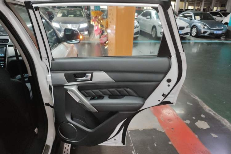 Used Haval H2 2016 Red Label 1.5T Manual Two-Wheel Drive Elite Model