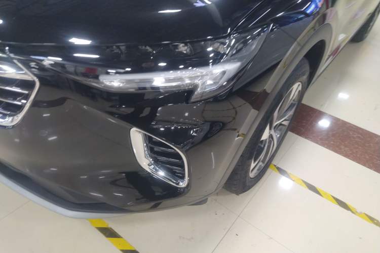 Used Buick Envision 2023 Encore S 552T Two-Wheel Drive Luxury Model
