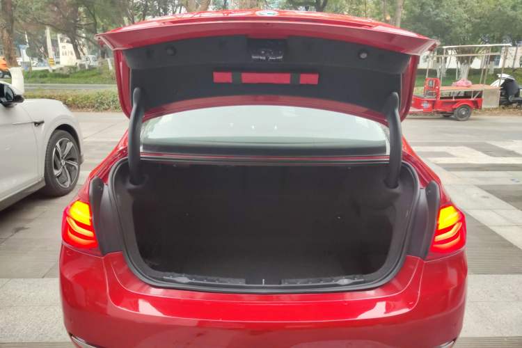 Used BMW 3 Series 2016 316Li Fashion Model
