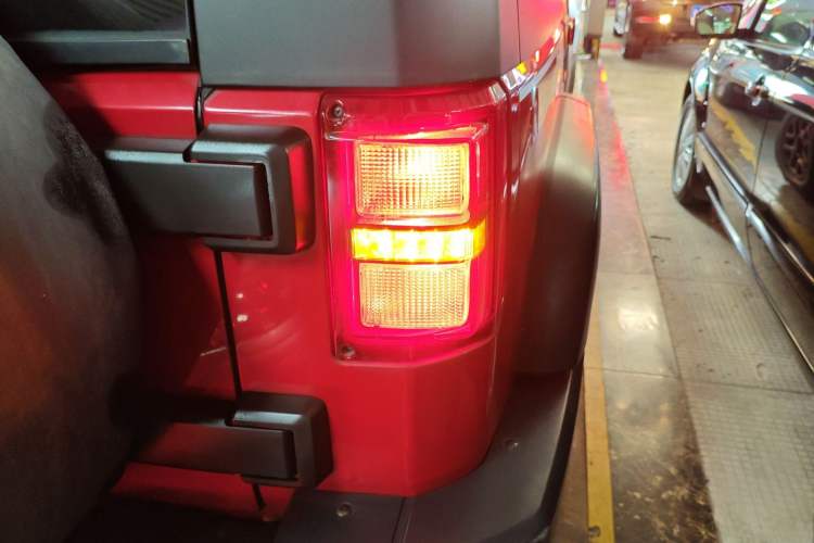 Used BAIC Off-Road BJ40 2017 40L 2.3T Automatic All-Wheel Drive Ring of the Tower Champion Edition
