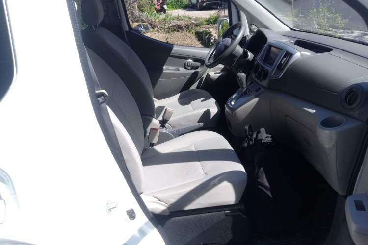 Used Nissan NV200 2018 1.6L CVT Luxury Model Right Front Seat