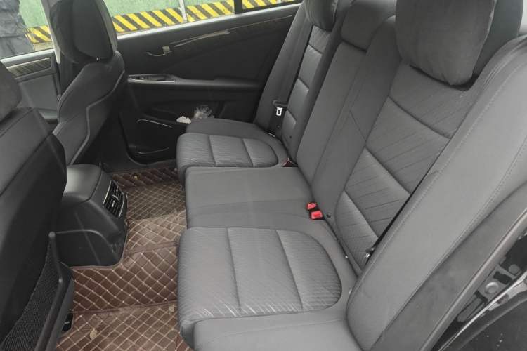 Used Hongqi H7 2021 1.8T Executive Edition
