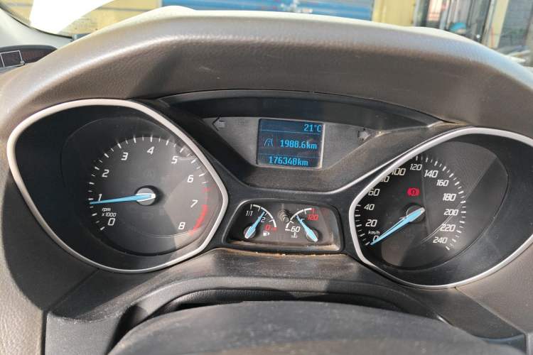 Used Ford Focus 2012 Sedan 1.6L Manual Comfort Model
