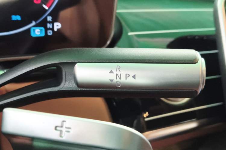 Used Mercedes-Benz S-Class 2023 Updated S 400 L Luxury Edition Gear Lever