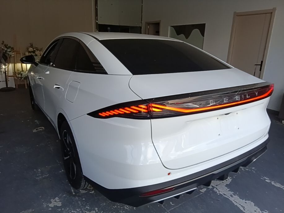 Geely Galaxy L6 2024 60km PLUS Dragon Edition — снимка 4