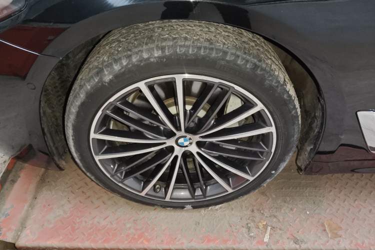 Used BMW 5 Series 2019 Facelifted 530Li xDrive M Sport Package
