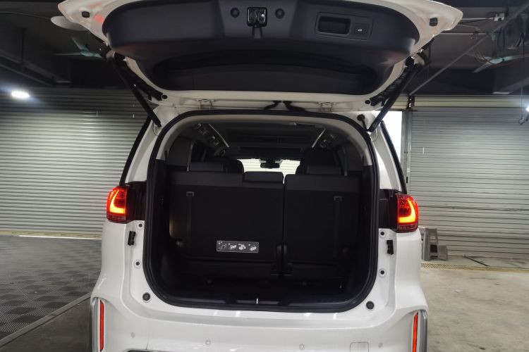 Used GAC Trumpchi M8 2021 Master Series 390T Prestige Edition Trunk