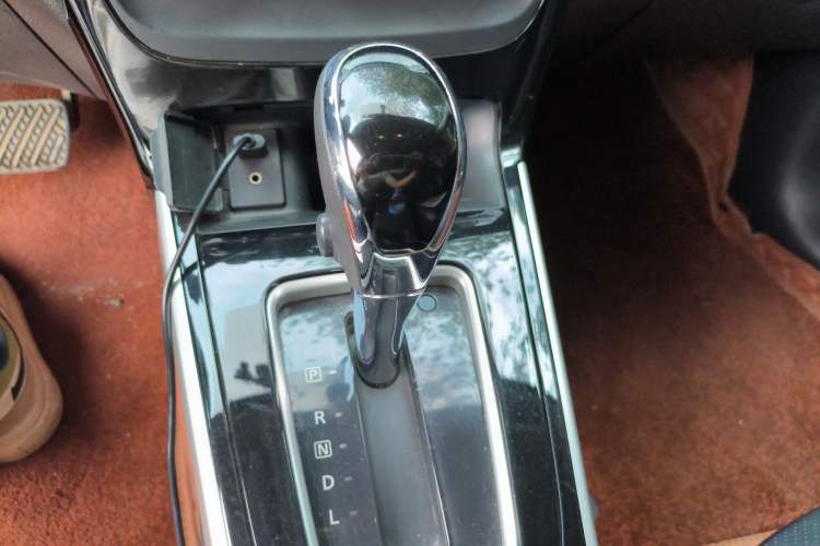 Used Nissan Sylphy 2016 1.6 XL CVT Deluxe Edition Gear Lever