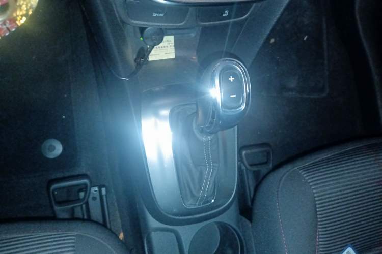 Used Buick Encore 2015 1.4T Automatic Two-Wheel Drive Urban Elite Version