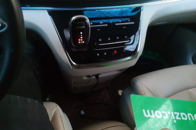 Used Buick GL8 2020 Land Business Class 652T Luxury Model
