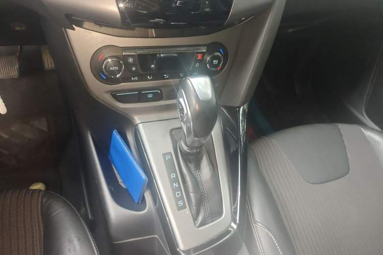 Used Ford Focus 2012 Sedan 1.6L Automatic Fashion Edition