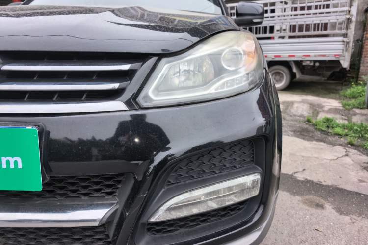 Used JMC Yusheng S350 2014 2.4T Automatic 2WD Diesel Luxury Version with Sunroof 7 Seats Left Front Headlight