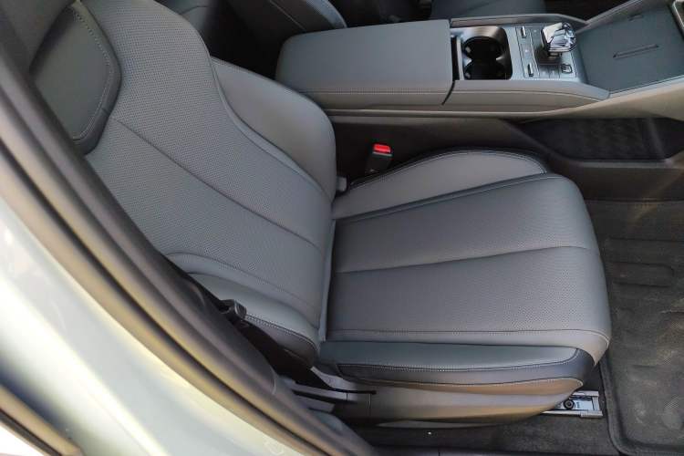 Used BYD Qin L 2025 DM-i Smart Drive 80KM Leading Model