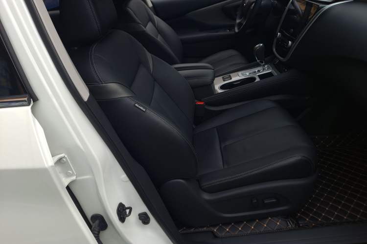 Used Nissan Murano 2021 2.5L XL Two-Wheel Drive Smart Connect Luxury Edition Right Front Seat