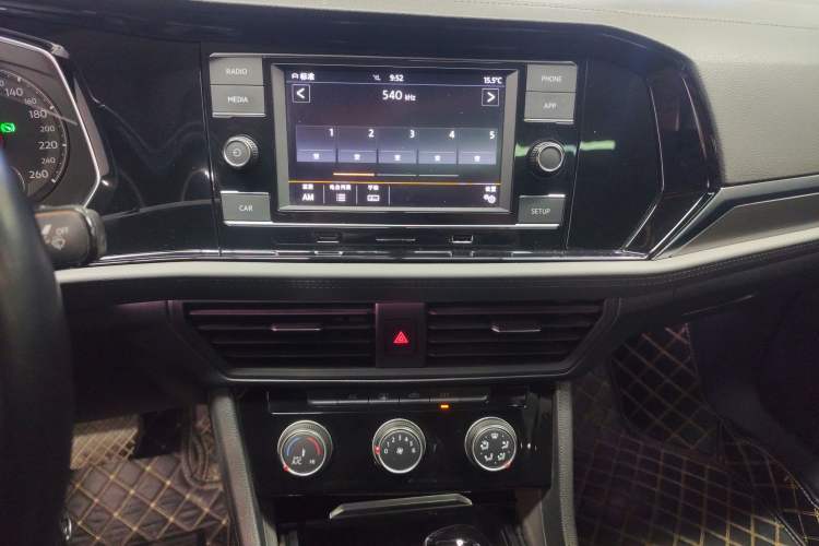 Used Volkswagen Sagitar 2019 280TSI DSG Comfort Version China VI Standard Audio And AC Panel