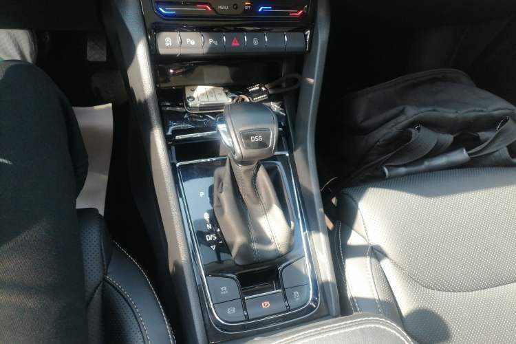Used Skoda Kodiaq 2022 TSI330 7-Seater Two-Wheel-Drive Luxury Edition Gear Lever