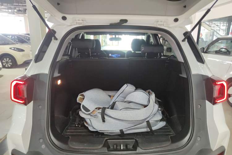 Used Cowin Xuanjie 2020 Revised Version 1.5L Manual - Yue Trunk