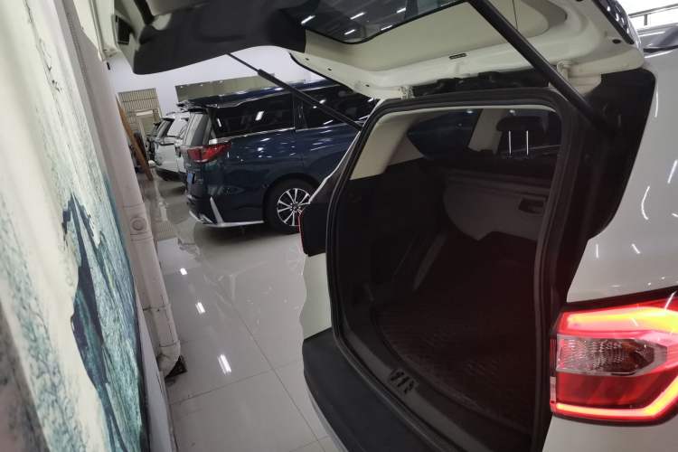 Used Ford Kuga 2018 EcoBoost 180 Two-Wheel-Drive Platinum Edition