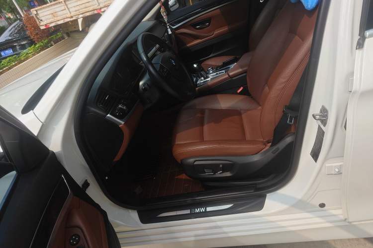 Used BMW 5 Series 2014 520i Elegant Edition