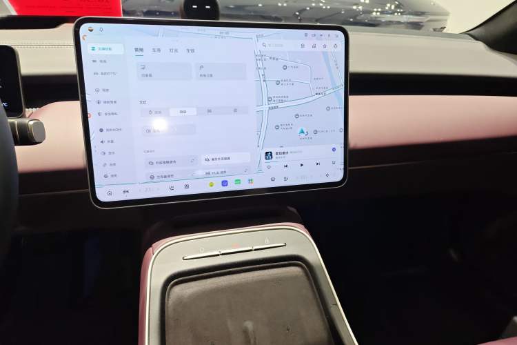 Used Nio ET5T 2025 75 kWh Touring Audio And AC Panel