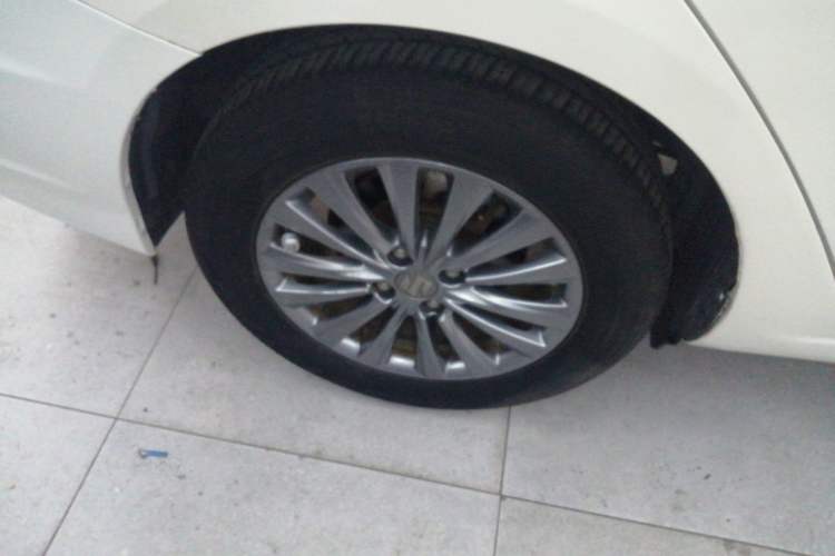 Used Suzuki Alivio 2015 1.6L Manual Comfort Model Right Rear Wheel Hub