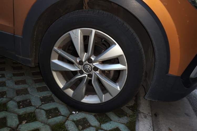 Used Volkswagen T-Cross 2019 280TSI DSG Comfort Edition Right Front Wheel Hub