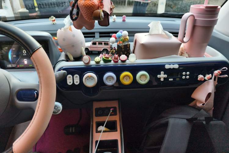 Used Bestune Pony 2025 222km Range Linglong Horse Audio And AC Panel