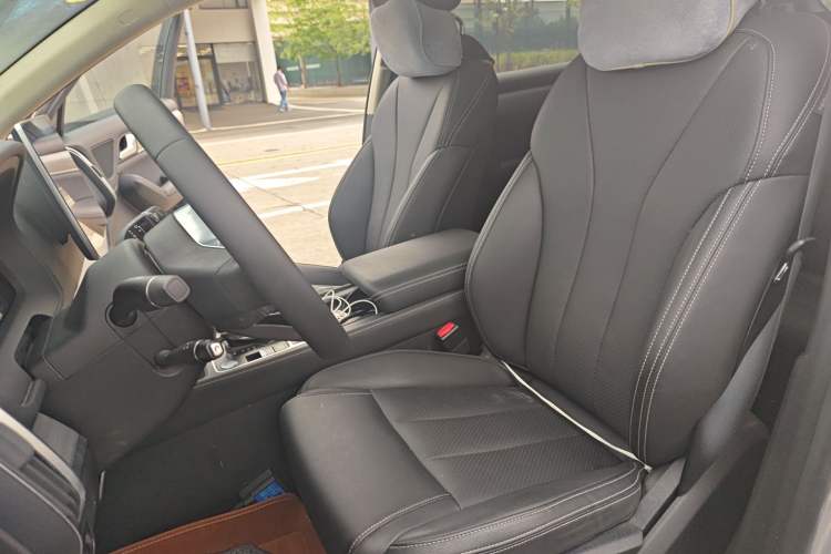 Used BYD Tang 2018 2.0T Automatic SmartConnect Prestige 7-Seater China V Standard