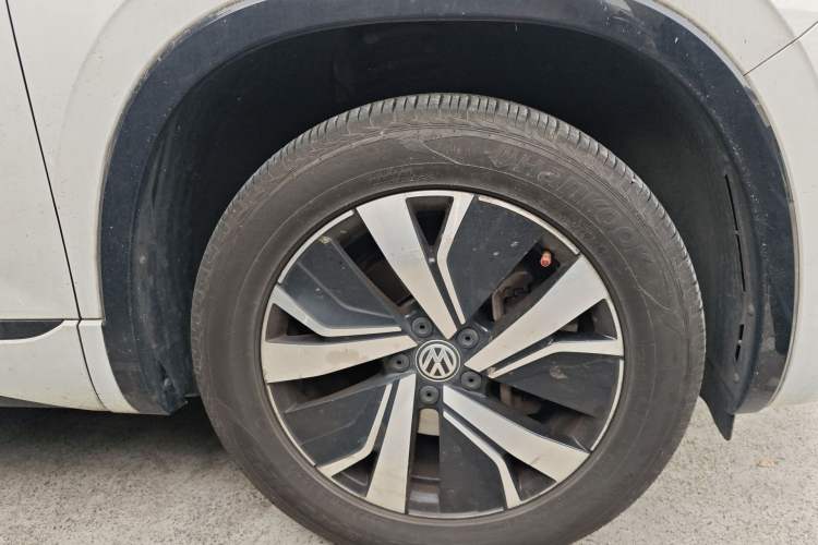 Used Volkswagen Tayron GTE Plug-in Hybrid 2022 1.4T Luxury Model Right Front Wheel Hub