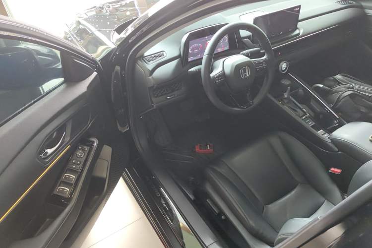 Used Honda Accord 2024 260TURBO Luxury Edition Driver Seat