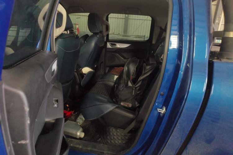 Used Great Wall Poer 2021 2.0T Commercial Version Automatic Diesel Two-Wheel Drive Elite Trim with Long Bed – GW4D20M Interior 4