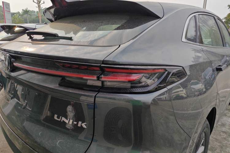 Used Changan UNI-K 2024 2.0T Two-Wheel Drive YueShang Trim
