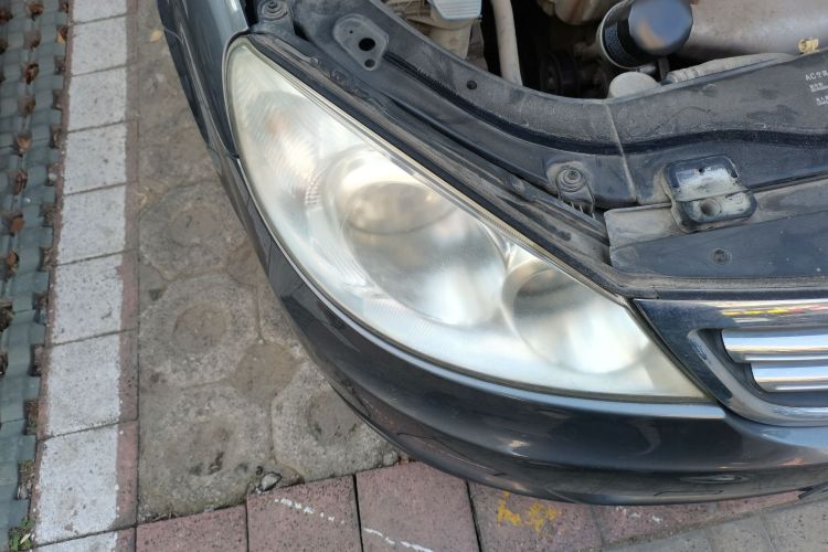 Used Volkswagen Lavida 2011 1.6L Manual - Premium Edition Right Front Headlight