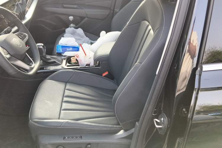 Used Volkswagen Passat 2025 Premium Version 380TSI Dragon Edition Left Front Seat