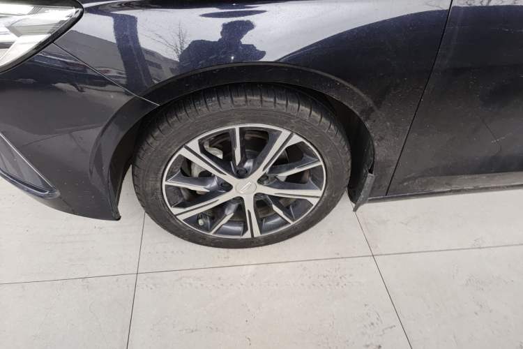 Used Geely Auto Emgrand 2022 4th Generation 1.5L CVT Flagship Model Left Front Wheel Hub