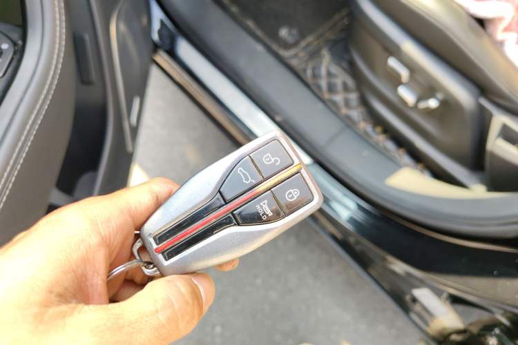 Used Hongqi HS7 2021 2.0T DCT Two-Wheel Drive Smart Connect Flagship Edition
