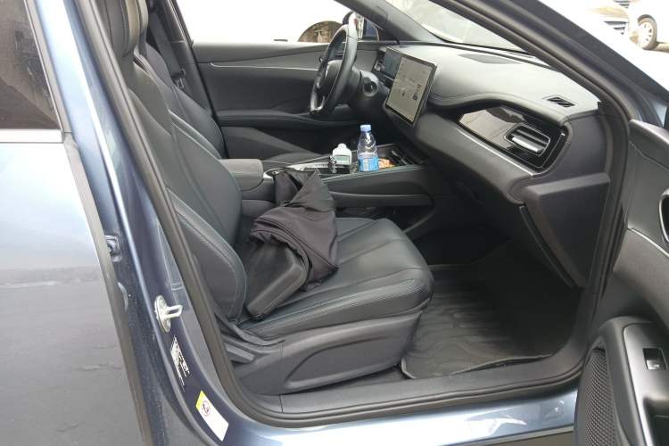 Used BYD Seal 06 New Energy 2024 DM-i 120KM Luxury Model
