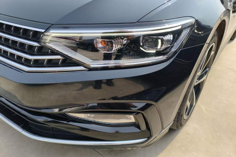 Used Volkswagen Magotan 2023 2 Million Units Commemorative Edition 330TSI DSG Luxury Version
