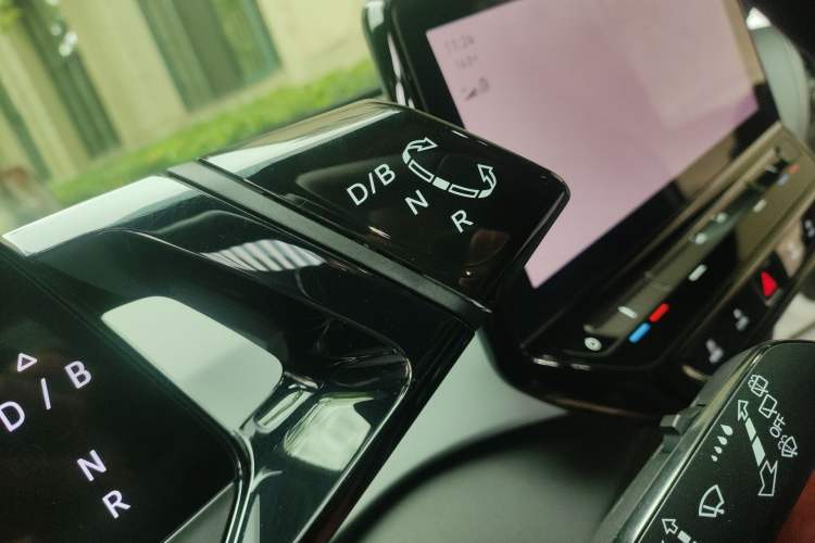 Used Volkswagen ID.3 2024 Outstanding Edition Gear Lever